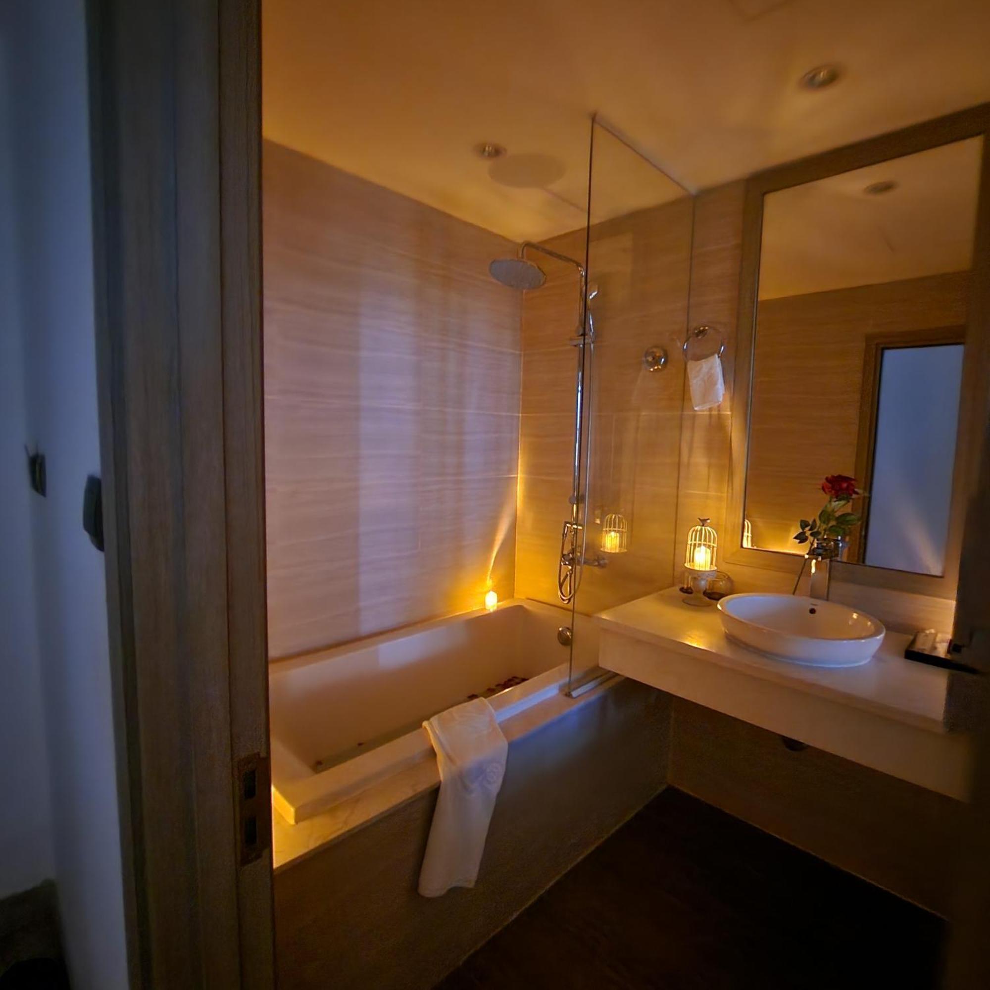 Hotel The Mcr Luxury Nha Trang Zewnętrze zdjęcie
