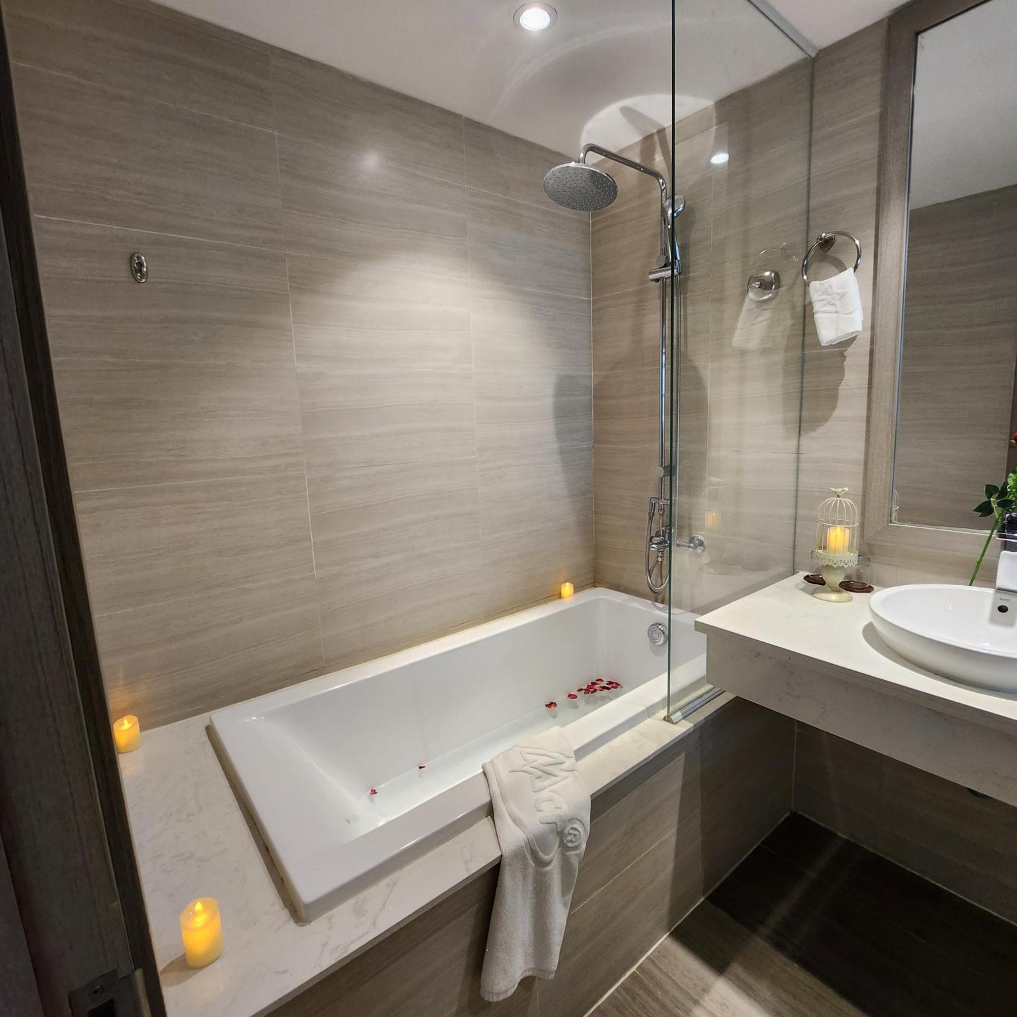Hotel The Mcr Luxury Nha Trang Zewnętrze zdjęcie
