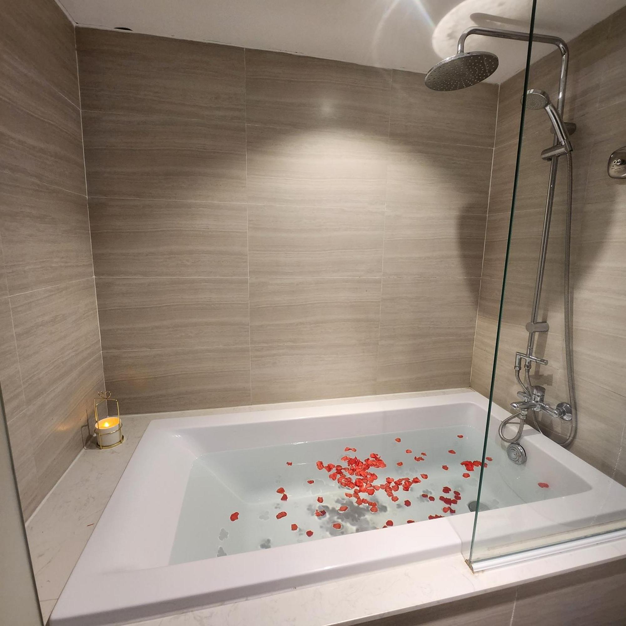 Hotel The Mcr Luxury Nha Trang Zewnętrze zdjęcie