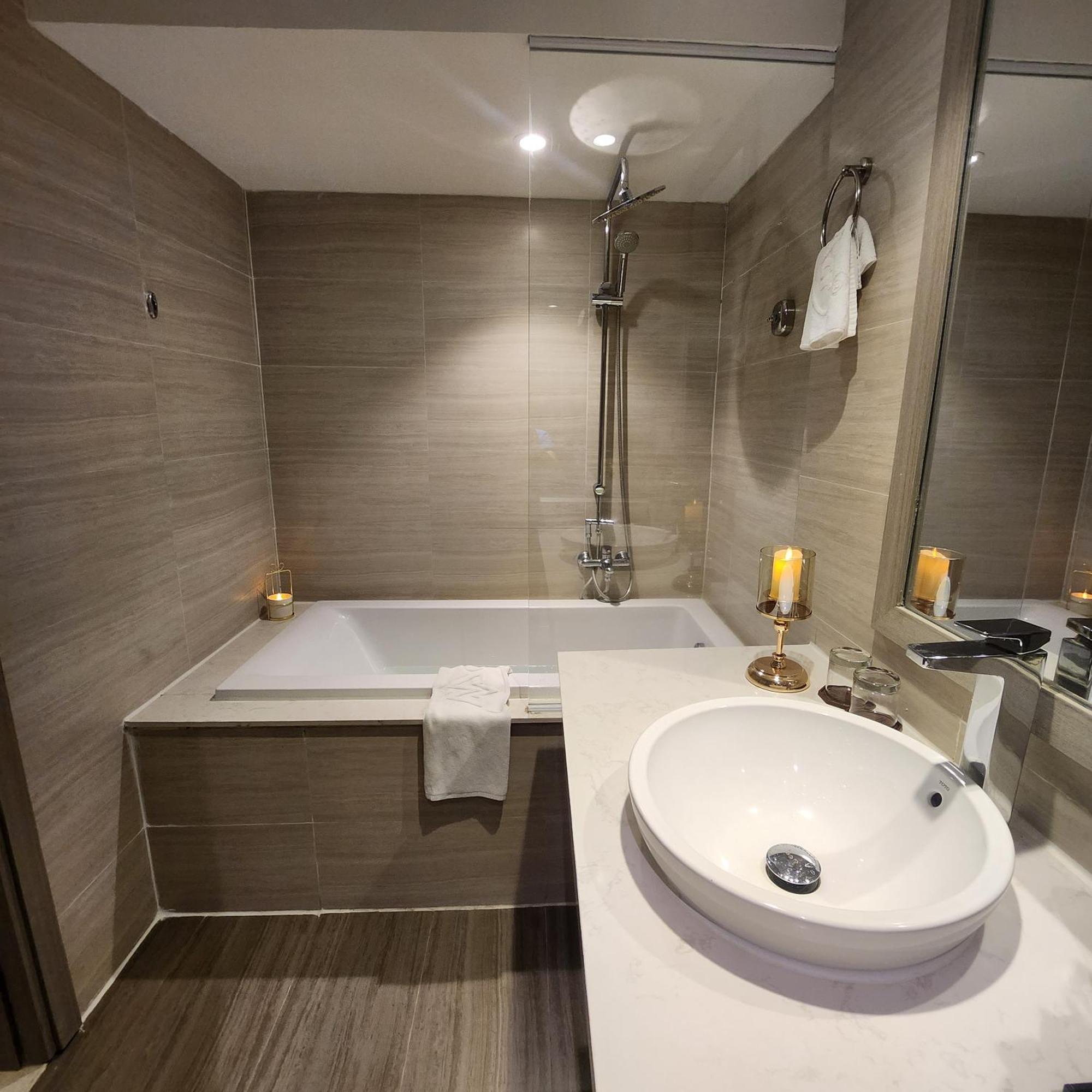 Hotel The Mcr Luxury Nha Trang Zewnętrze zdjęcie