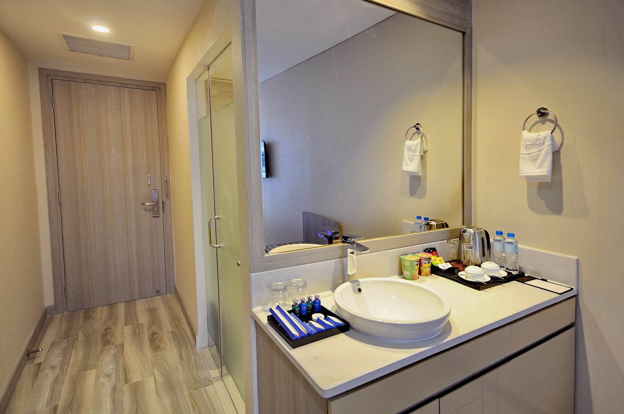 Hotel The Mcr Luxury Nha Trang Zewnętrze zdjęcie
