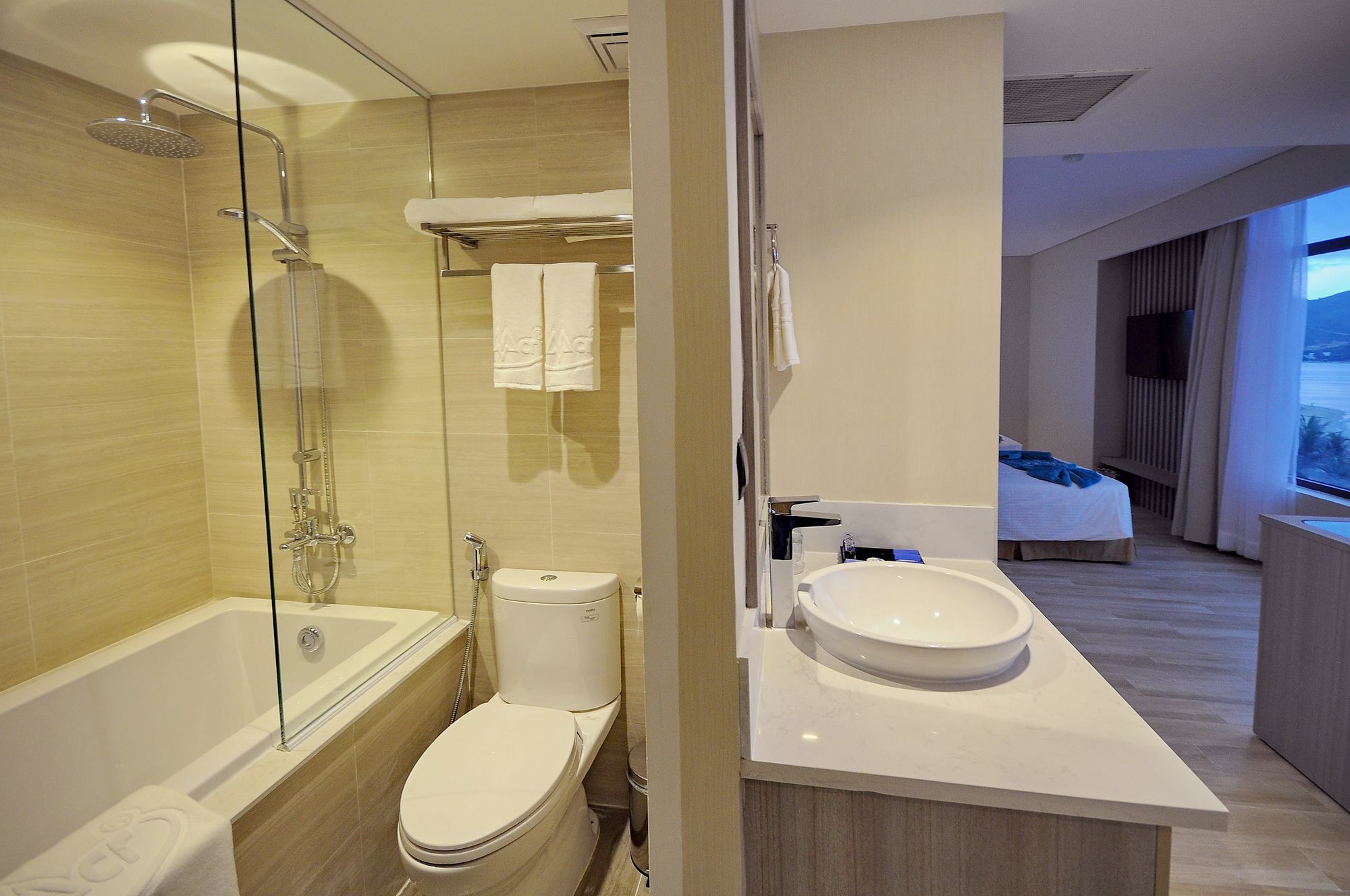 Hotel The Mcr Luxury Nha Trang Zewnętrze zdjęcie